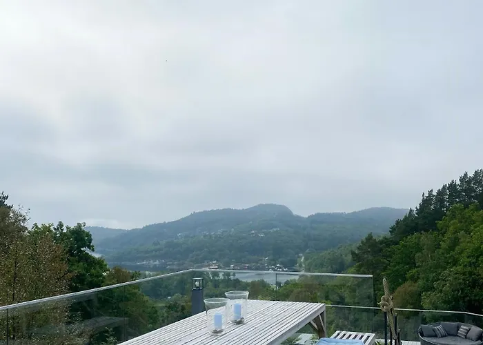 Semesterbostad Secluded With A View And Ball Court Farsund