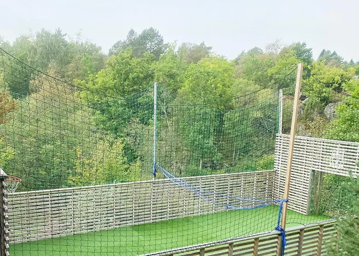 Secluded With A View And Ball Court Semesterbostad