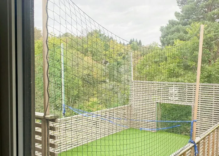 Semesterbostad Secluded With A View And Ball Court